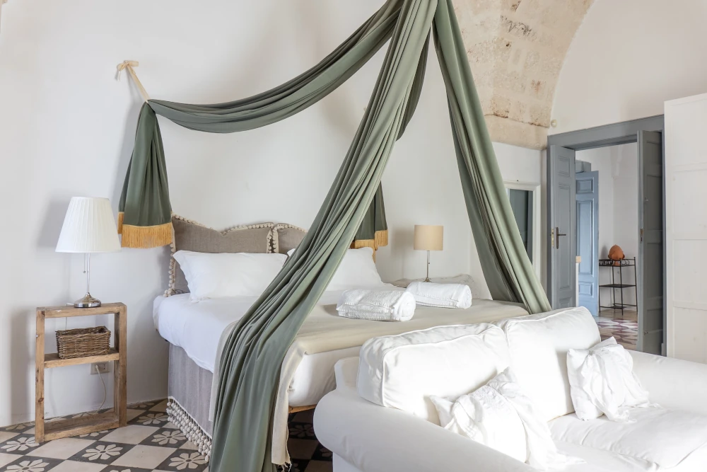 dimora-masseria-eccellenza-ostuni-fasano-camera-da-letto-padronale-02.06